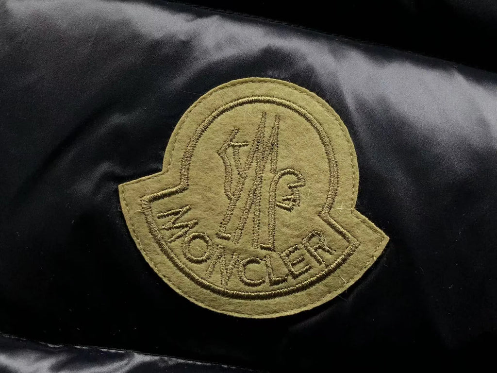 Moncler Sumido Gilet – Black