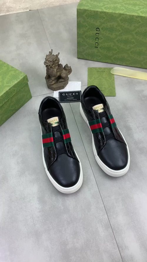 Gucci Web Stripe Slip-On Sneakers - Green-And-Red Striped Vamp Detail
